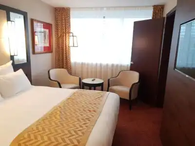 Nash Suites Airport - 43