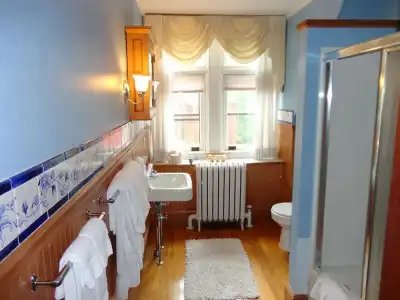 Wilburton Inn - 9