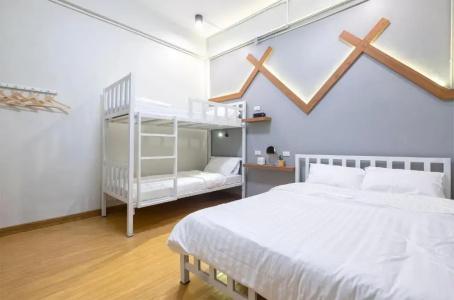 BED Friends Poshtel - 38