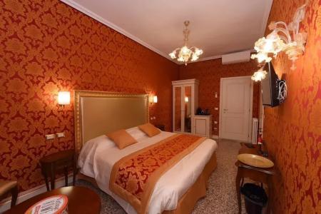 Romantic Escapade in Venice - 64