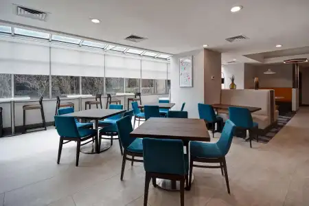 Hampton Inn NY-JFK - 26