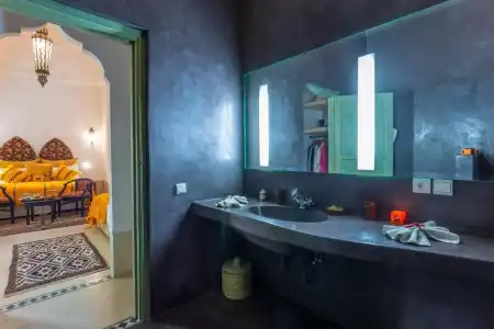 Riad Azahar - 81