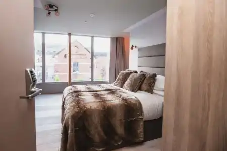 Clarendon Suites - 33