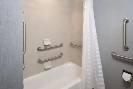 Hyatt Place Pittsburgh-North Shore - 7