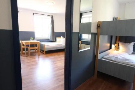 Blue Doors Hostel Ktv - 28
