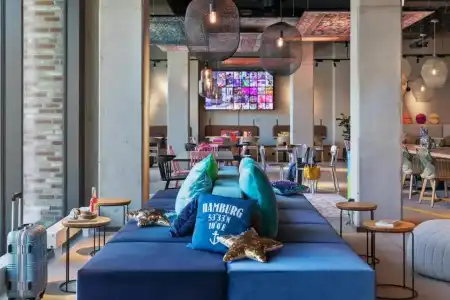Moxy Hamburg City - 1