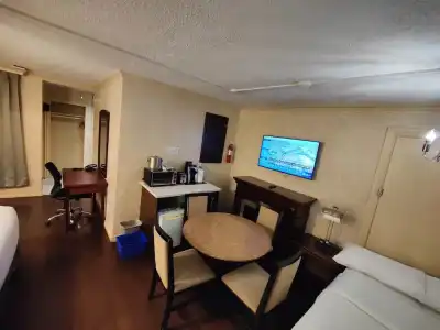 Divya Sutra Suites on Robson Downtown Vancouver - 64