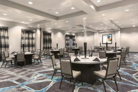 Embassy Suites by Hilton Orlando Airport - 26