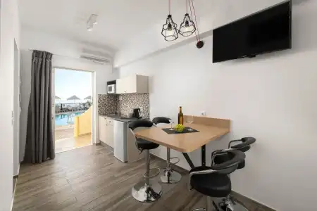 Pefkos View Suites & Maisonette - 1