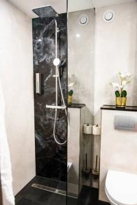 PLAZA Premium - 60
