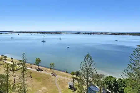 Crystal Bay on the Broadwater - 432