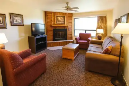 Crown Point Resort - 25