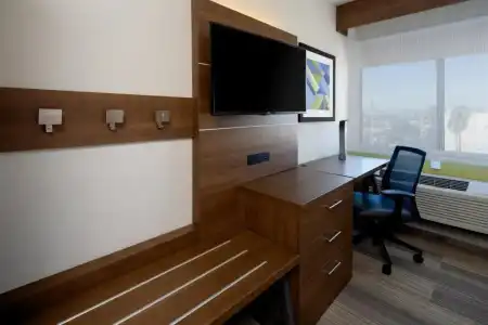 Holiday Inn Express Los Angeles Airport by IHG - 54