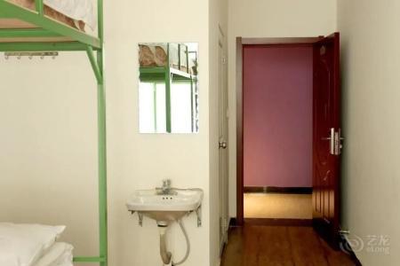 Alley Youth Hostel - 6