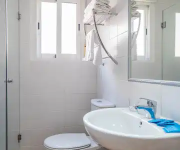 YIT Puerta Bisagra - 9