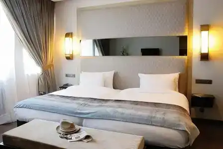 Imperial Casablanca - 3