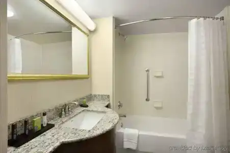 Embassy Suites by Hilton Orlando Airport - 7