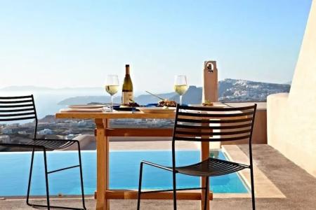 Voreina Gallery Suites - 16