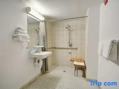 Motel 6 Newport, RI - 36