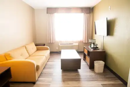 Super 8 Mississauga - 17