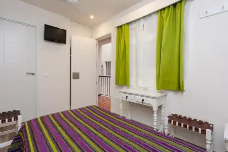 Sol y Miel Hostal - 35