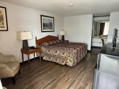 Executive Inn - 2