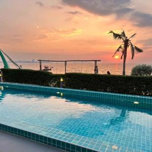 Capital O 1088 Golden Dragon Beach Resort - 9
