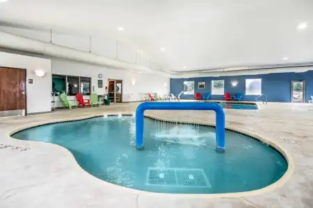 Comfort Suites at Par 4 Resort - 12