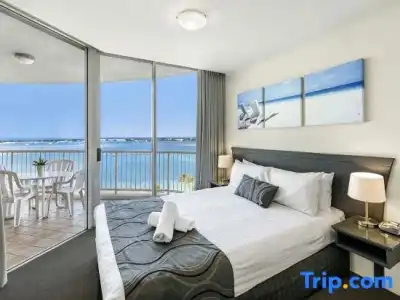 Crystal Bay on the Broadwater - 325