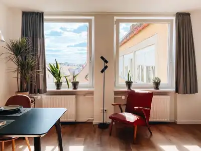Melter & Apartments - a Neighborhood - 60