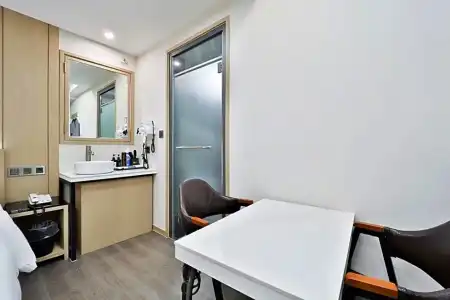 Busan Seomyeon YTT - 148