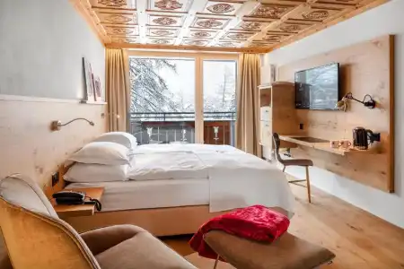 Swiss Alpine Allalin - 82