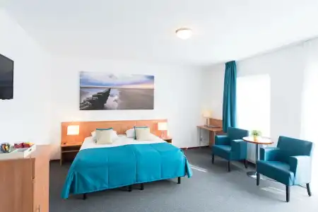 Hotel - 68