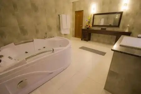Ellen's Place - 19