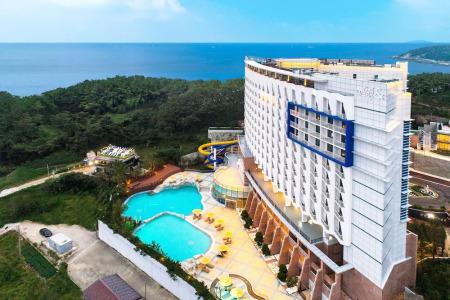 The Week & Resort - 21