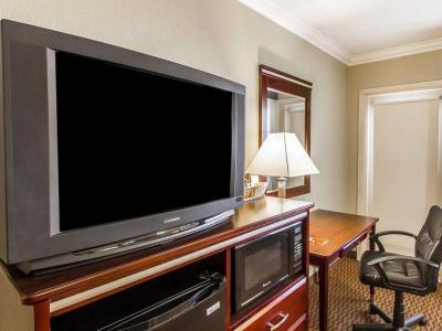 Super 8 by Wyndham Mesa Downtown Near Convention Center - 52