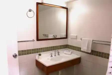 Camden Motor Inn - 81