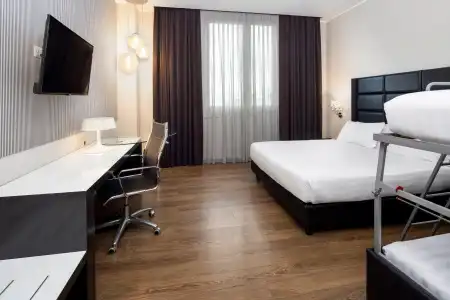 Holiday Inn Genoa City by IHG - 2
