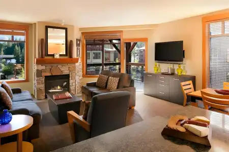 The Village Lodge - 17