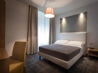 HNN Luxury Suites - 19