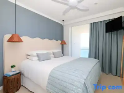 Pacific Views Resort - 76