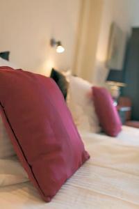 Gillis Eight Guest Rooms by Romy&Travis - 11