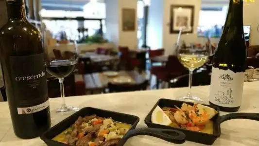Lisbon Wine - 10