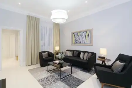 Queensgate Court - 32