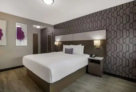 Sunset West, SureStay Collection by Best Western - 55
