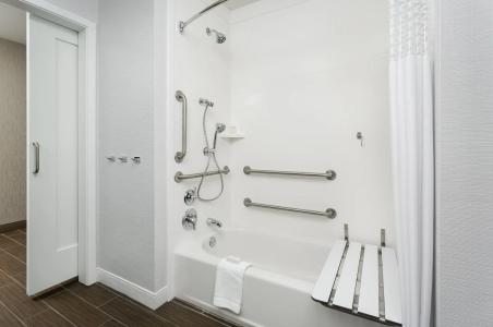 Hampton Inn & Suites Napa - 9