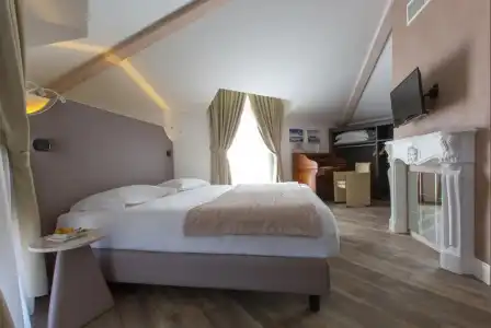 Al Campanile - Luxury Suites & Apartments - 84