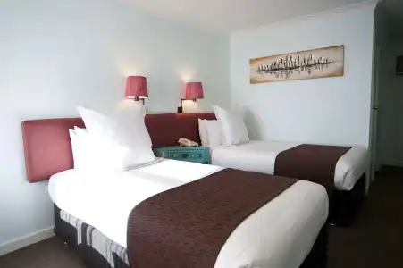 SureStay by Best Western The Clarence on Melville - 29