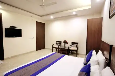 Paradise Inn - 76
