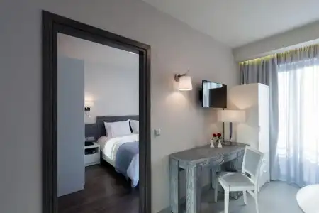 Bio Suites - 129
